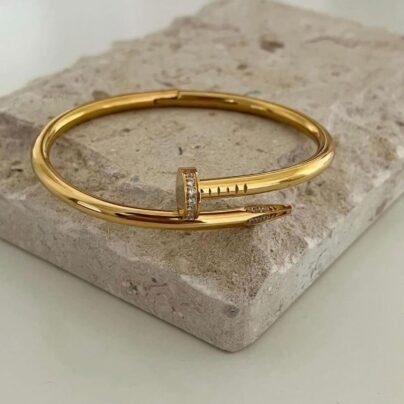 Nail Half Stone
